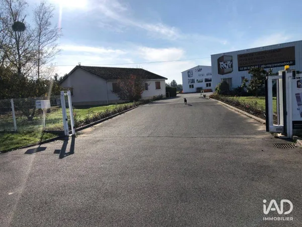 Local d'activité 3377 m²