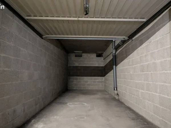 Garage sécurisé gare 17m2