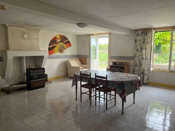 Maison familiale de 125 m² avec combles aménageables, garage et atelier - SAINT LAURENT DE COGNAC (1