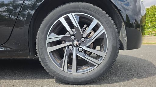 Peugeot 208 1.2 PureTech 100 - Allure – 2021 – 54998 km – Essence – Boîte Manuelle — photo 8