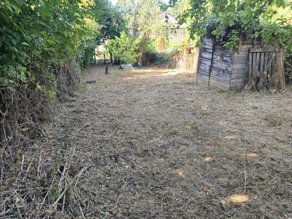 Terrain 595 m²