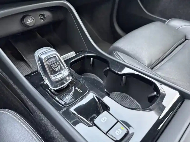 Volvo Xc40 d3 adblue 150 ch geartronic 8 — photo 19