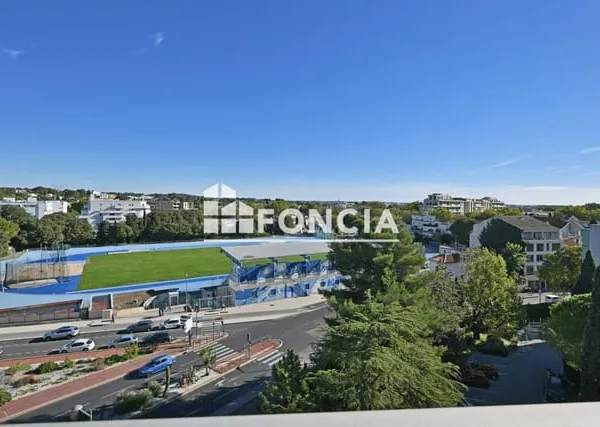 Arceaux : Appartement T3 au dernier étage avec vues panoramiques sur toute la ville et parking priva
