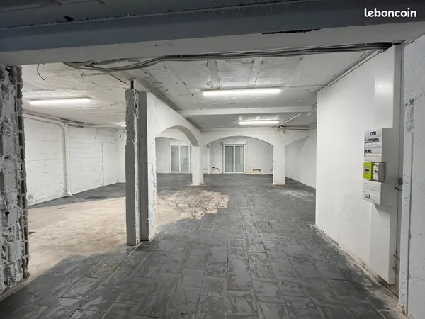 Local 175 m² + parking - Fort potentiel loft / garage / activité artisanale