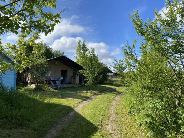 Boutique 19100 m²