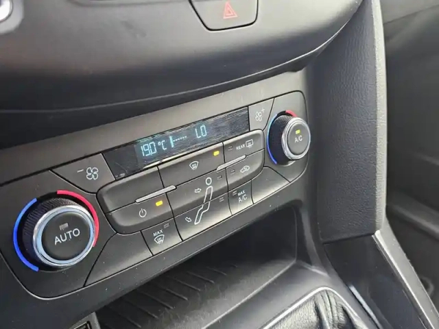 Ford Focus 1.0 ecoboost 125 s&amp;s — photo 31