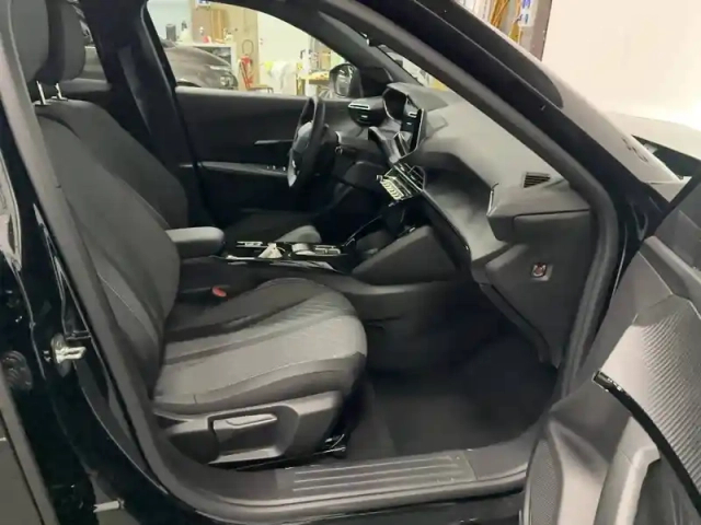 Peugeot 2008 electrique 50 kwh 136 ch — photo 9