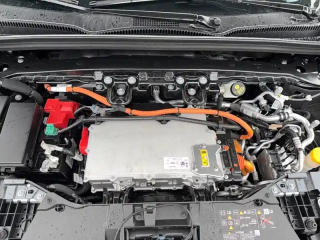 Renault Megane e-tech 220 ch autonomie confort gsr2 — photo 67