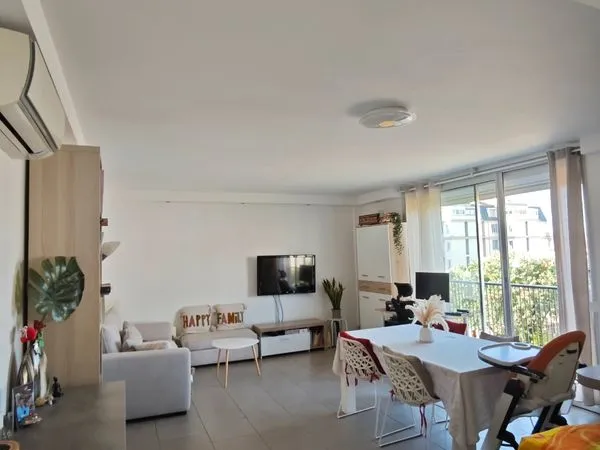 Appartement T3 lumineux + parking