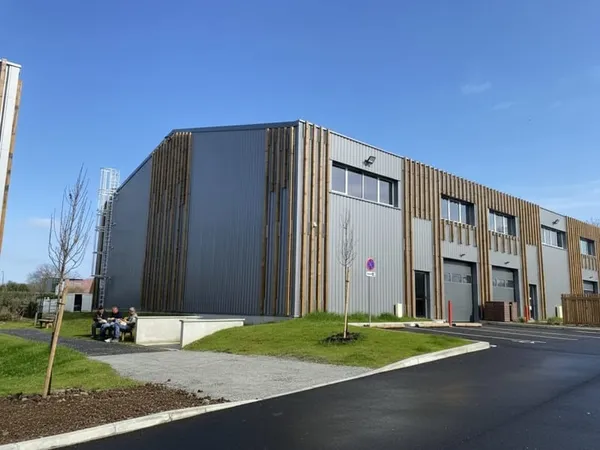 Locaux d'Exception avec Bureaux Intégrés - Pau Nord