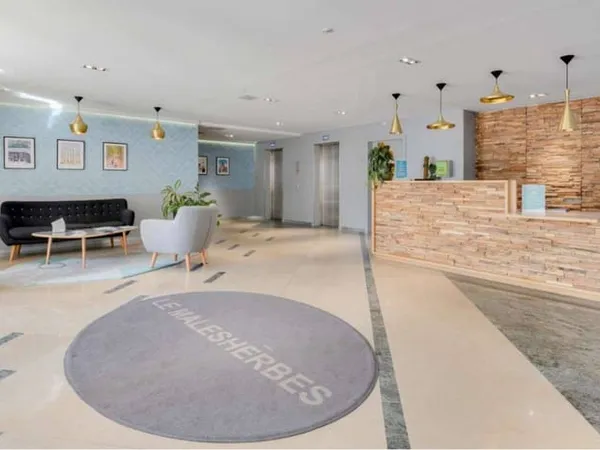 Bureau 235 m²
