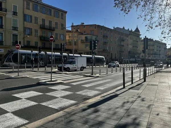 Local commercial 95 m²