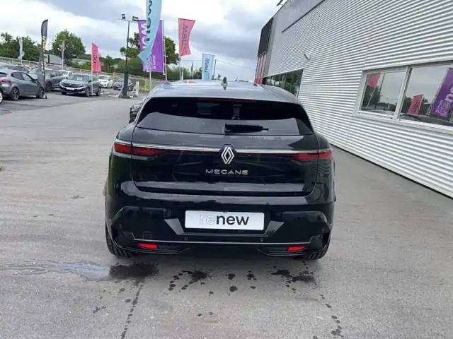 Renault Megane e-tech ev60 220 ch super charge — photo 4
