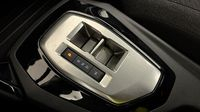 Peugeot 208 1.2 Hybrid 110ch Style e-DCS6 — photo 29