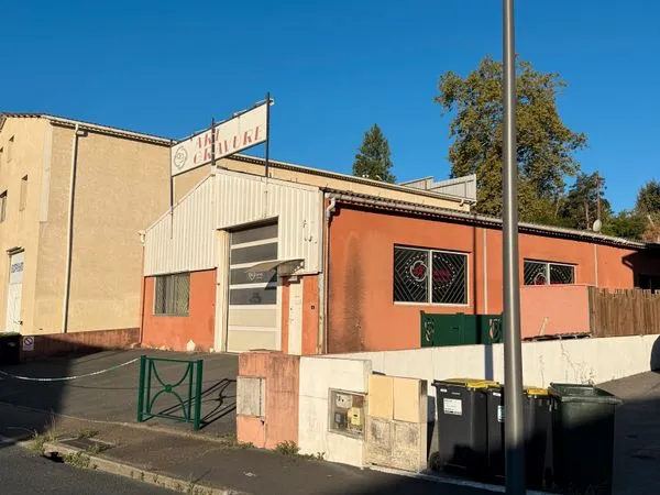 Local 210m2- Biarritz halles d'Iraty (ou 2 locaux de 110m2 chacun - commercial / entrepôt / industri
