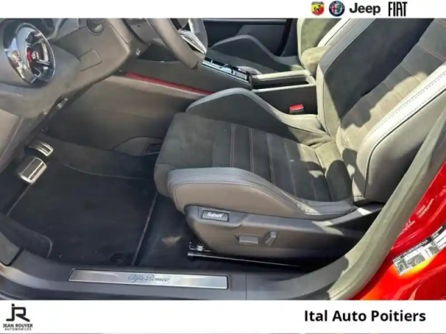 Alfa Romeo Junior elettrica 280ch veloce — photo 12