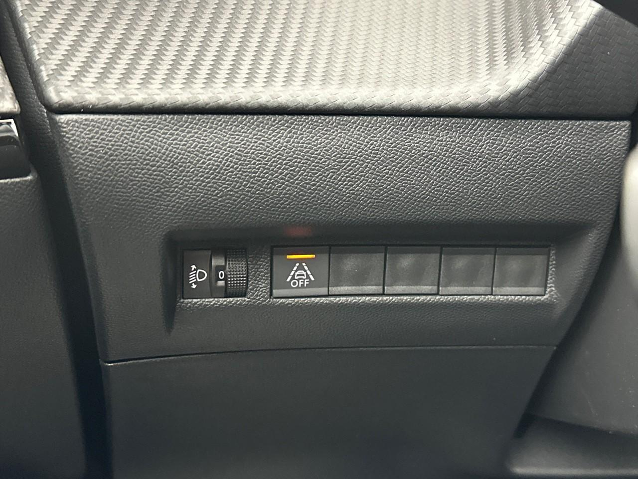 Peugeot 2008 puretech 130 s&s bvm6 style — photo 18