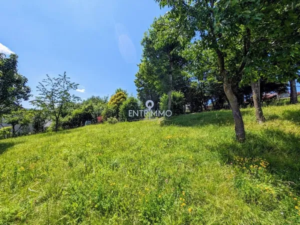 Terrain 710 m²
