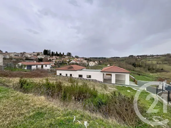 Terrain 751 m²