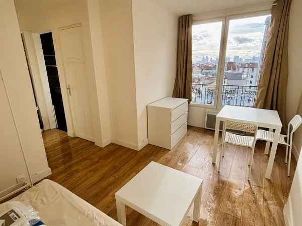 Charmant studio meublé de 18 m², entièrement rénové et remeublé à neuf, situé à Asnières-sur-Seine, 