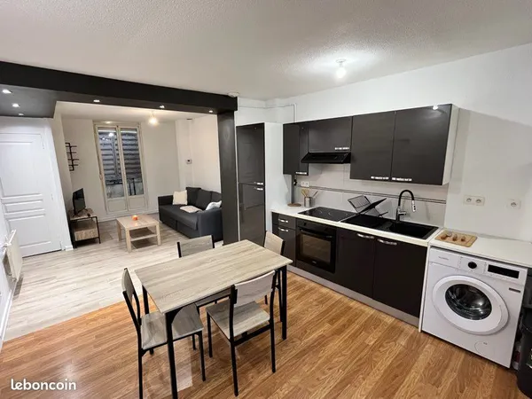 T2 MEUBLÉ 42 m² - HYPER CENTRE BOURGOIN-JALLIEU - GARE - TERRASSE - CALME