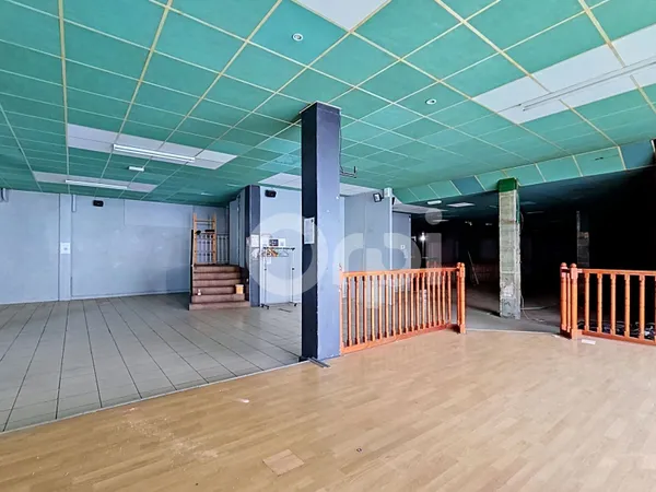 Local commercial 480 m²