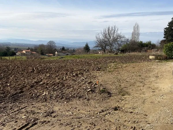 Terrain constructible viabilisé de 805 m² - Vue exceptionnelle sur la Vallée du Rhône et le Pilat