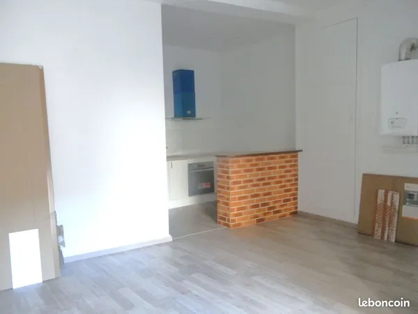 Appartement type F1 bis - 8 pl général de gaulle LOUHANS