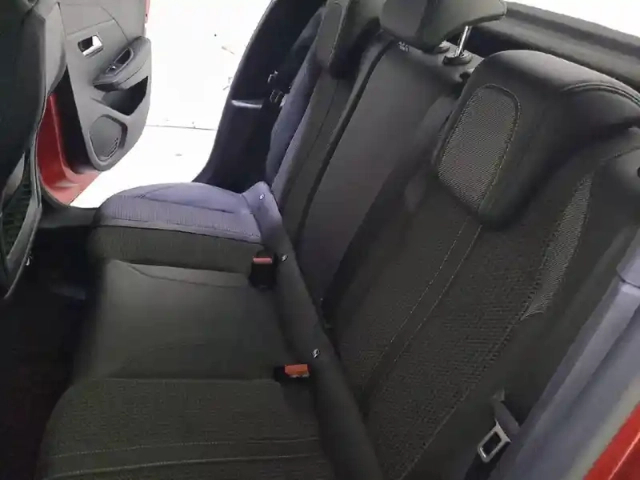 Peugeot 208 puretech 130 s&amp;s eat8 — photo 32
