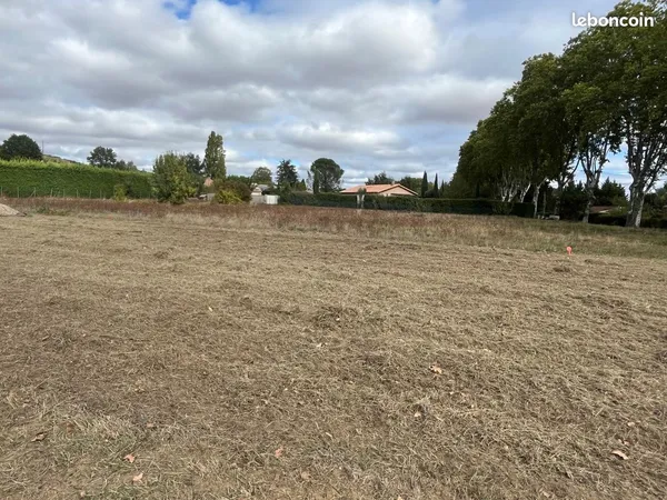 Terrain constructible à MEZENS