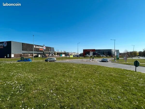 Commerce Location Libercourt  700m² 3950€