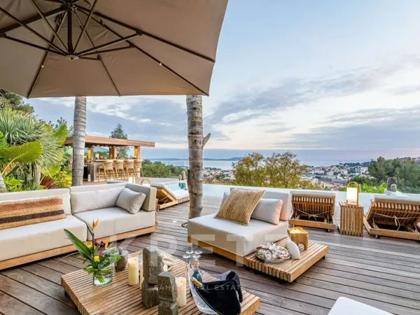 Villa contemporaine vue mer