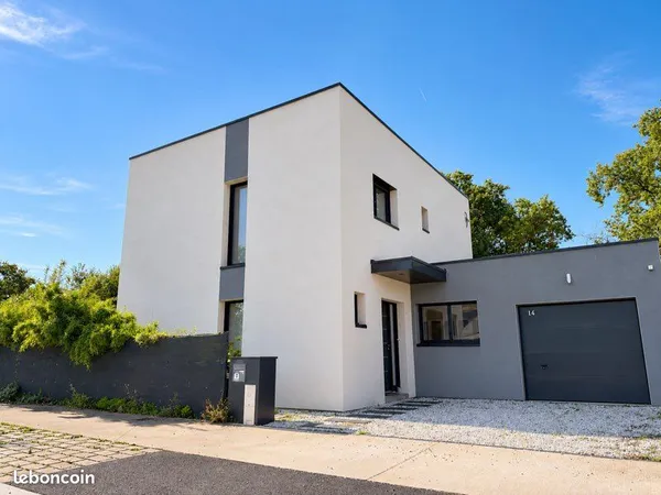 Maison contemporaine 4 chambres avec piscine