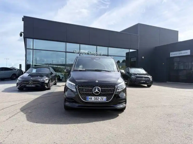 Mercedes Cla sse v extra-long 300 d 9g-tronic 4x4 — photo 2