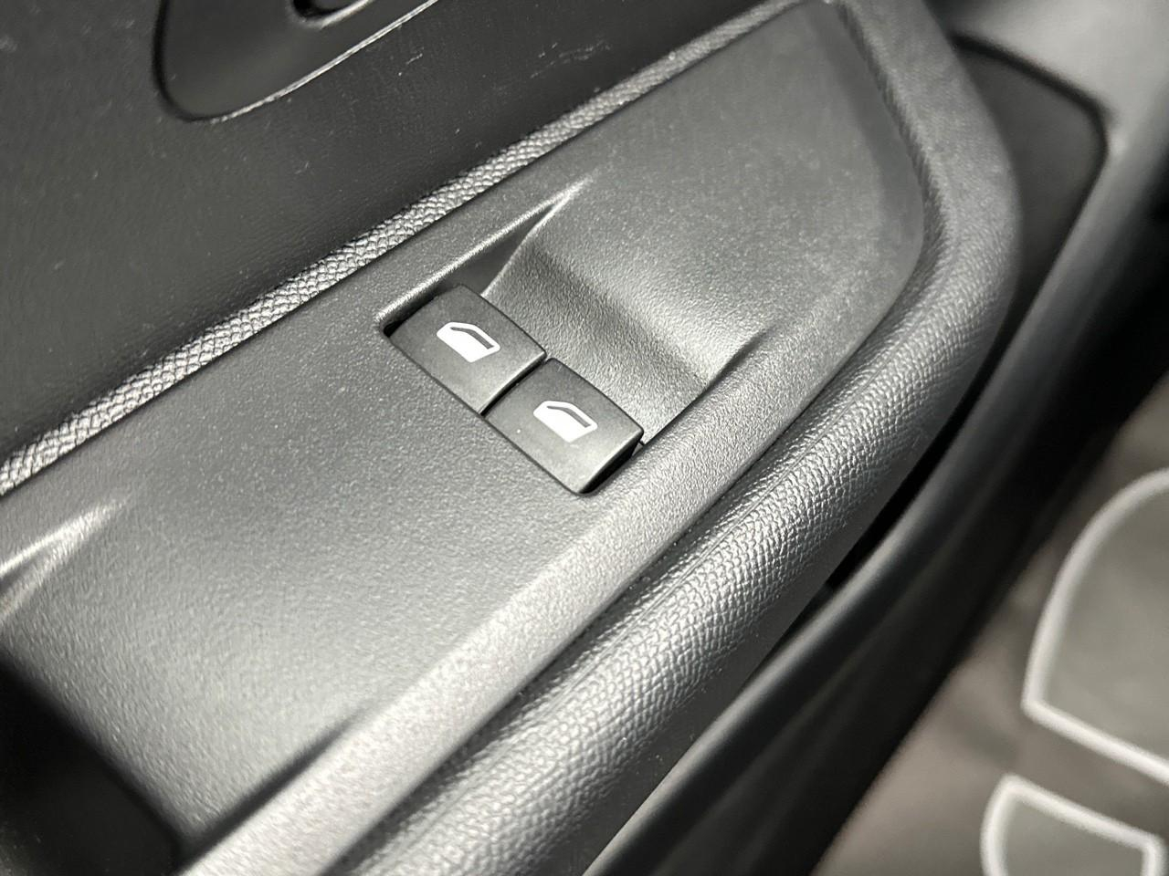 Peugeot 208 puretech 75 s&s bvm5 like — photo 15