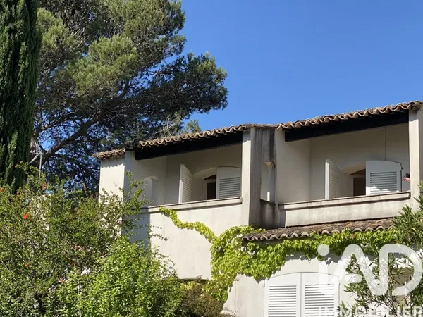 Maison 8 pièces 295 m²
