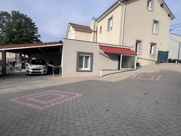 ? COUP DE CŒUR - LA RICAMARIE - MAISON INDIVIDUELLE - 445 M² DE TERRAIN - 2 LOGEMENTS POSSIBLES