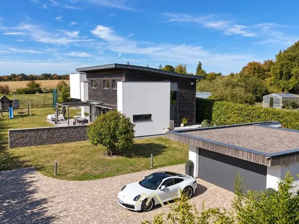 Maison 7 pièces 255 m²