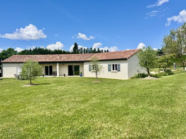 SECTEUR MONPAZIER-BEAUMONT: maison de plain pied de 150m2 en cam