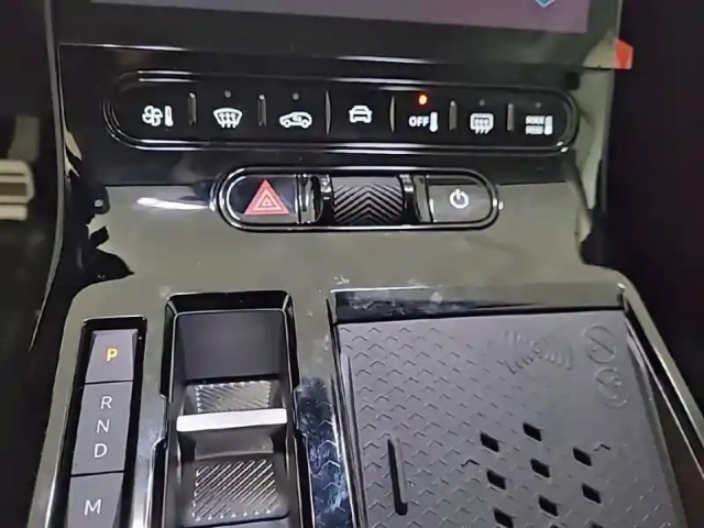 Citroën C5 Aircross hybride 145 ch e-dcs6 — photo 25
