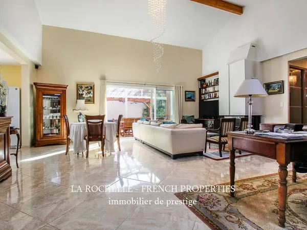 Maison de plain-pied 4 pièces 148 m²