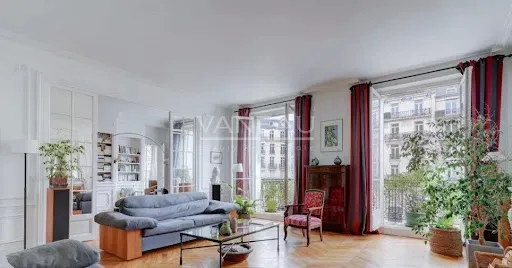 Appartement 7 pièces 221 m²