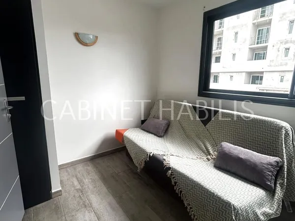 À LOUER - STUDIO MEUBLE DE 22,22 M2 ENVIRON - LE TAMPON - 62