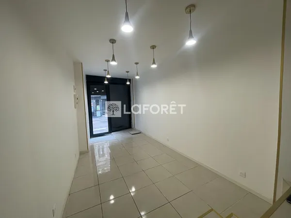 Local commercial 1 pièce 21 m²