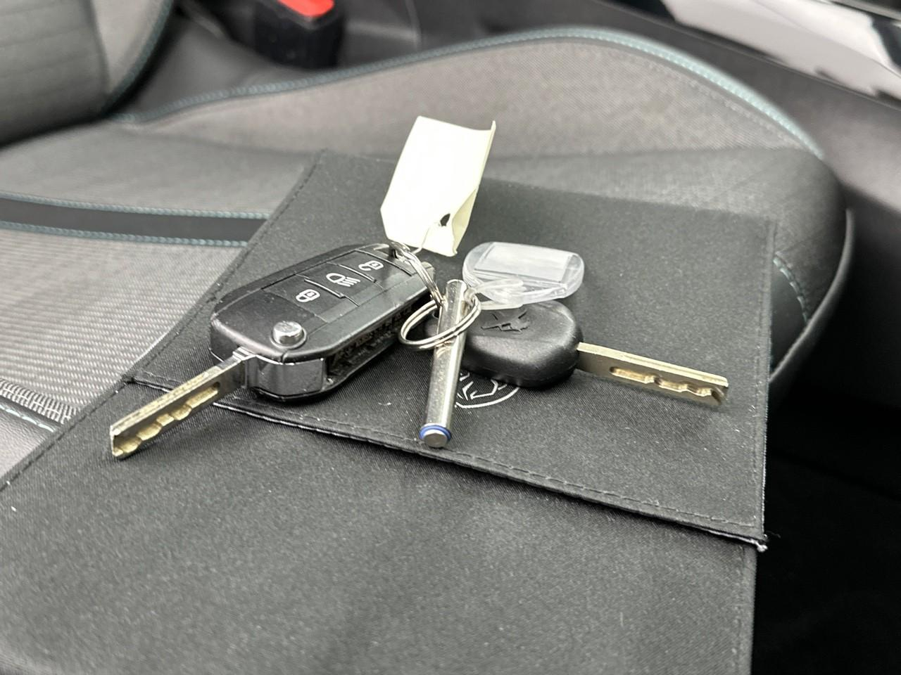 Peugeot 2008 puretech 100 s&s bvm6 allure — photo 32