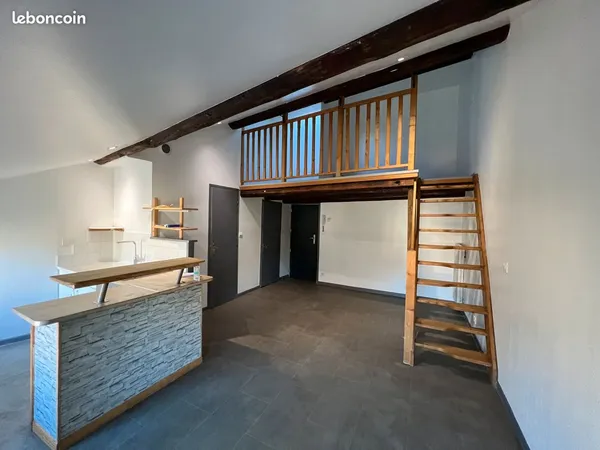 APPT. F1 de 31M2 Hyper Centre Ville