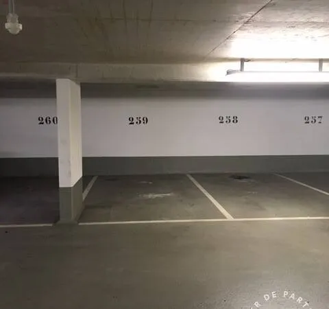 Garage/Parking