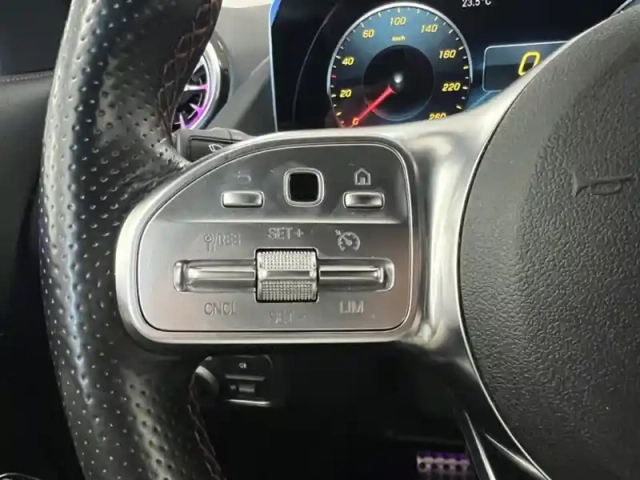 Mercedes Gla 200 d amg line — photo 20