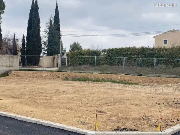 Terrain 330 m² Pertuis