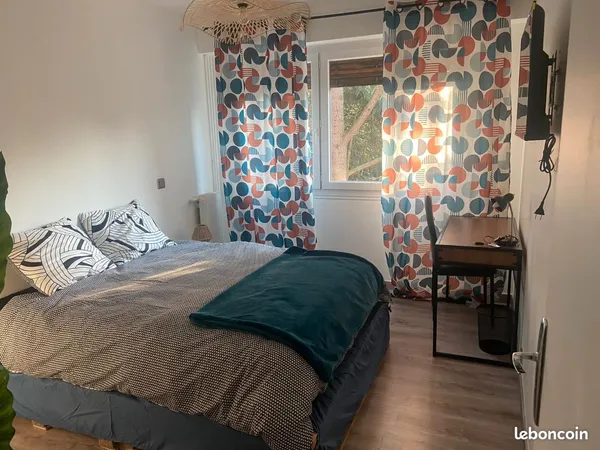 COLOCATION 5 CHAMBRES- EVRY Une chambre disponible le 1er Octobre